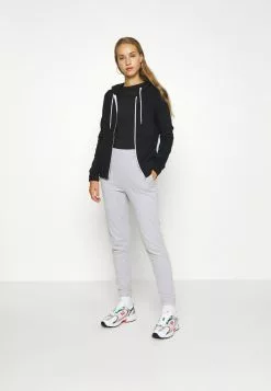 Even&Odd Verkäufe 2023 -Even&Odd Verkäufe 2023 2ccaad8ca2534331b3cbc76134af52f4