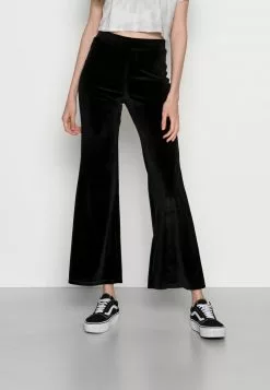 Even&Odd Damen Velvet Flared Leg Trousers - Stoffhose - Black