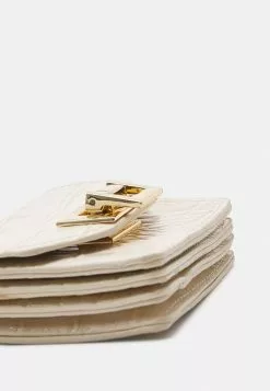 Even&Odd Geldbörse - Off-white | Damen -Even&Odd Verkäufe 2023 4fb7fa574fa84ebe99338562ce4543b3