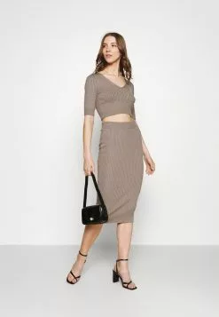 Even&Odd Damen STRICK KNITWEAR SET - Bleistiftrock - Taupe 8 Even&Odd Damen STRICK KNITWEAR SET - Bleistiftrock - Taupe -Even&Odd Verkäufe 2023 5042c77b321b4cf487e99ded20d0b654