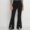 Even&Odd Damen SPLIT FRONT FLARED - Stoffhose - Black 2 Even&Odd Damen SPLIT FRONT FLARED - Stoffhose - Black -Even&Odd Verkäufe 2023 70748f3f1d094754ac6dbd3e79b53110