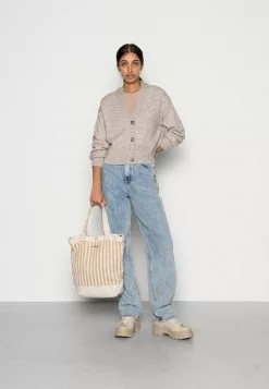 Even&Odd Damen BASIC BLEND BUTTON CROP - Strickjacke - Taupe 8 Even&Odd Damen BASIC BLEND BUTTON CROP - Strickjacke - Taupe -Even&Odd Verkäufe 2023 75055d1cf59d4de99848369b91da6f16