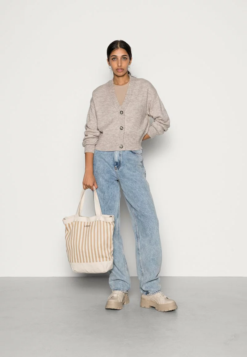 Even&Odd Damen BASIC BLEND BUTTON CROP - Strickjacke - Taupe 4 Even&Odd Damen BASIC BLEND BUTTON CROP - Strickjacke - Taupe – Bild 2