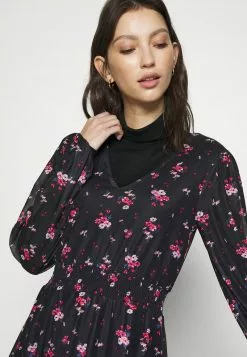 Even&Odd CINTERED V NECK ALL OVER MESH MINI VOLANT DRESS - Freizeitkleid - Black/red | Damen -Even&Odd Verkäufe 2023 75f913f2c45947c99d96d4f5eaa1a8ce