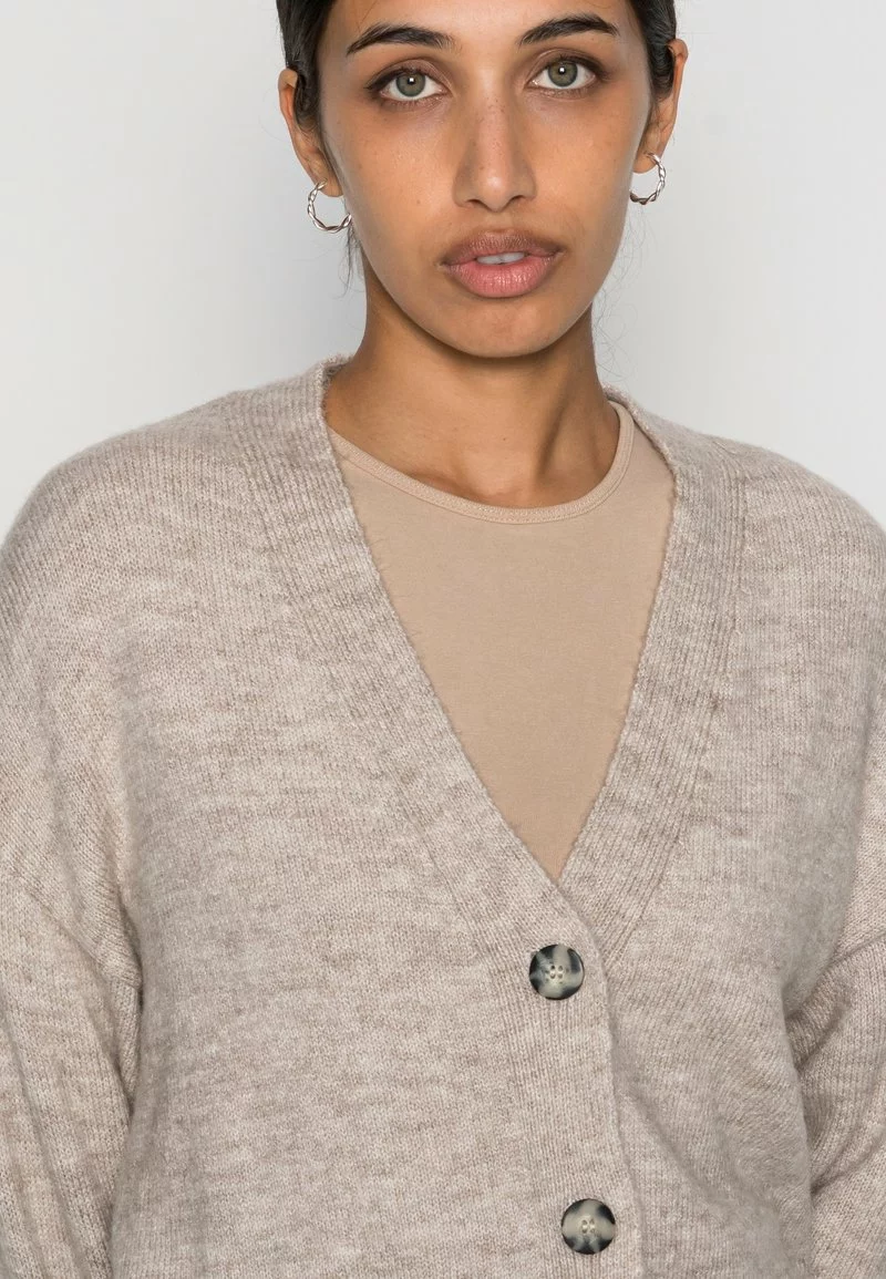 Even&Odd Damen BASIC BLEND BUTTON CROP - Strickjacke - Taupe 7 Even&Odd Damen BASIC BLEND BUTTON CROP - Strickjacke - Taupe – Bild 5