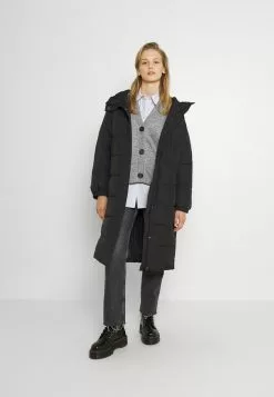 Even&Odd Verkäufe 2023 -Even&Odd Verkäufe 2023 808e2b98270847199792f9eba29d300d