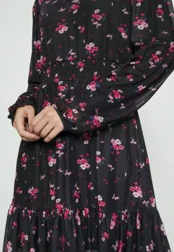 Even&Odd CINTERED V NECK ALL OVER MESH MINI VOLANT DRESS - Freizeitkleid - Black/red | Damen -Even&Odd Verkäufe 2023 878c81a0820848578c9d72e710a7093b