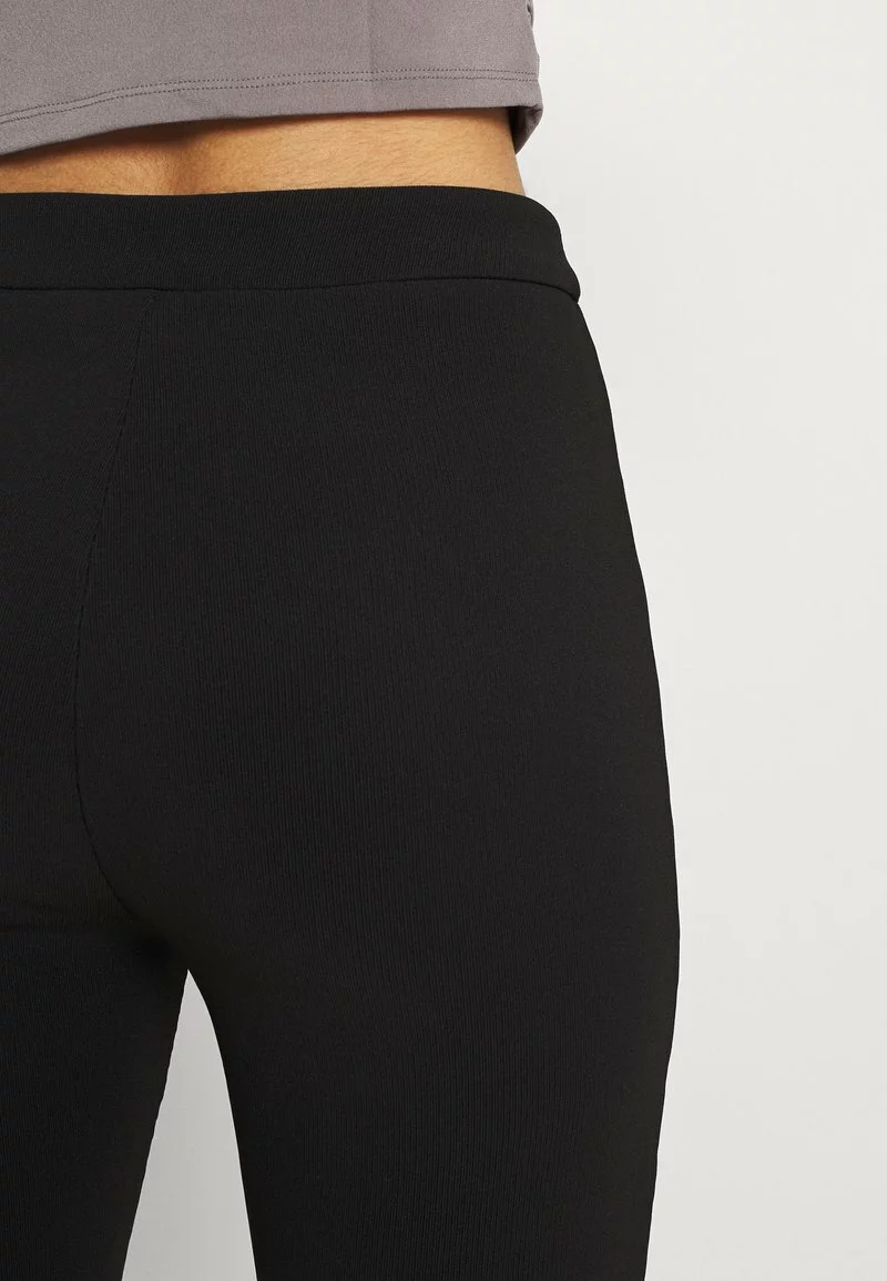 Even&Odd Damen SPLIT FRONT FLARED - Stoffhose - Black 7 Even&Odd Damen SPLIT FRONT FLARED - Stoffhose - Black – Bild 5