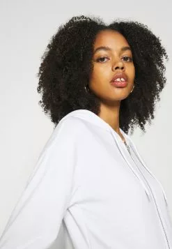 Even&Odd Damen BASIC HOODIE JACKET WITH POCKETS - Kapuzenpullover - White 15 Even&Odd Damen BASIC HOODIE JACKET WITH POCKETS - Kapuzenpullover - White -Even&Odd Verkäufe 2023 9cbb901a87714ec58425abd3f9145073