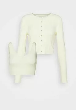 Even&Odd Damen KNITWEAR SET - Strickjacke - Light Yellow 16 Even&Odd Damen KNITWEAR SET - Strickjacke - Light Yellow -Even&Odd Verkäufe 2023 a14cdfa500f94eb1827f559ee6bf6a79