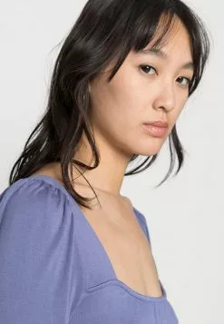 Even&Odd Damen SHIRRING DETAIL LONG SLEEVE CROP WITH GATHER - Langarmshirt - Blue 11 Even&Odd Damen SHIRRING DETAIL LONG SLEEVE CROP WITH GATHER - Langarmshirt - Blue -Even&Odd Verkäufe 2023 bc04be7d80b849d980efcc9b6f9257a8