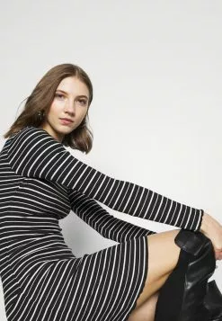 Even&Odd Damen Rushed Edges Mini High Neck Long Sleeves Dress - Etuikleid - Black/ White 12 Even&Odd Damen Rushed Edges Mini High Neck Long Sleeves Dress - Etuikleid - Black/ White -Even&Odd Verkäufe 2023 bd46816f77aa4410aea6cf7d9f2517ea