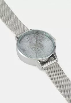 Even&Odd Damen Uhr - Silver-coloured -Even&Odd Verkäufe 2023 c106b99584db4ac2ab176556caedaf8f