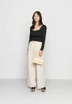 Even&Odd Damen SHIRRING DETAIL LONG SLEEVE CROP WITH GATHER - Langarmshirt - Black -Even&Odd Verkäufe 2023 db5a4397fea048819879bce2496fabec