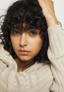 Even&Odd CROPPED LOOSE CABLE JUMPER - Strickpullover - Sand | Damen -Even&Odd Verkäufe 2023 dbd7d63b034340b2a8906b045381ef81