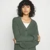 Even&Odd Damen BUTTON THROUGH CARDIGAN - Strickjacke - Green 2 Even&Odd Damen BUTTON THROUGH CARDIGAN - Strickjacke - Green -Even&Odd Verkäufe 2023 f9a46c77279c4902a4423c2e50a9131a